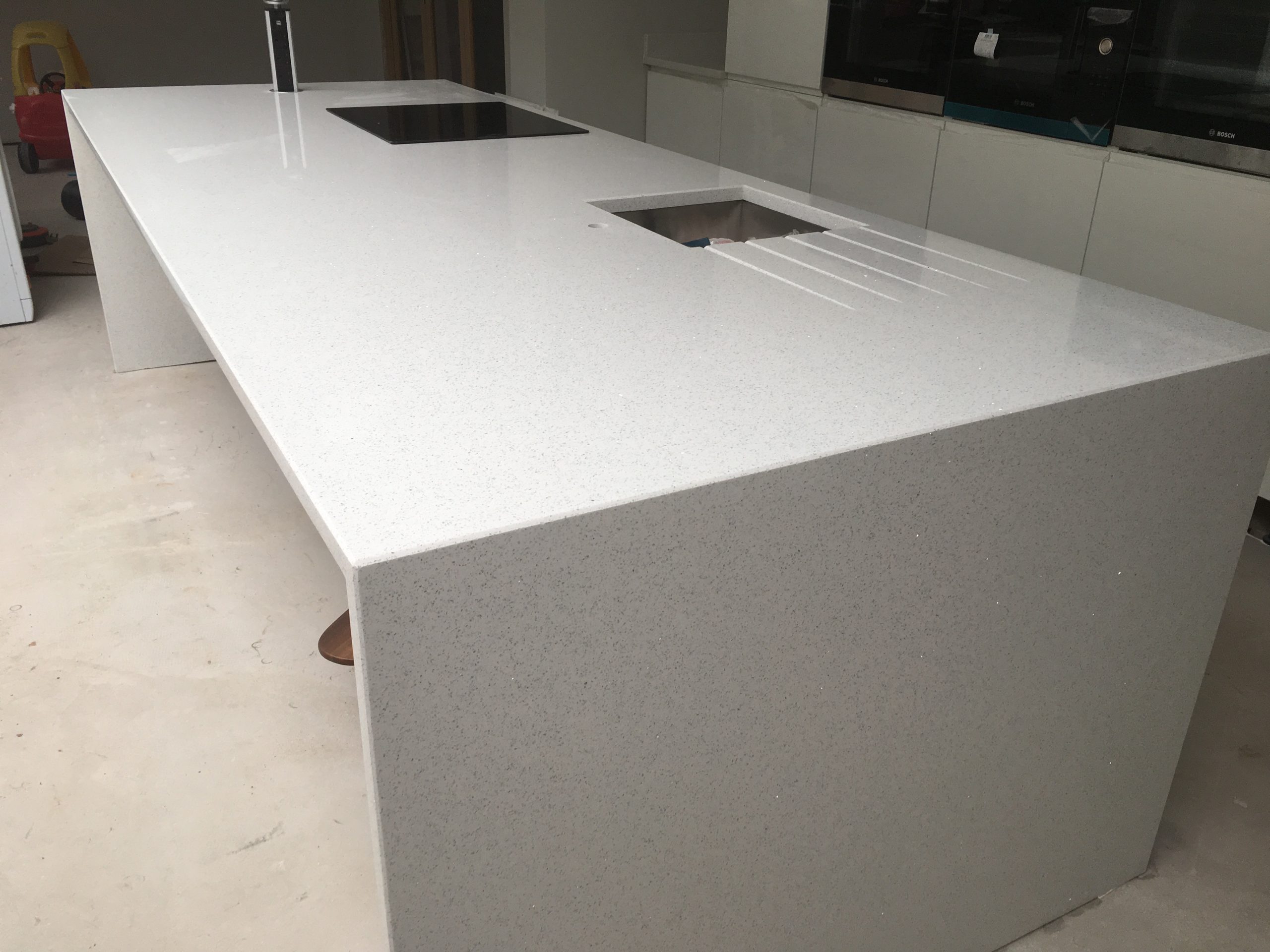 White Mirror Chip Quartz Kitchen Worktops Grosvenor Granite
